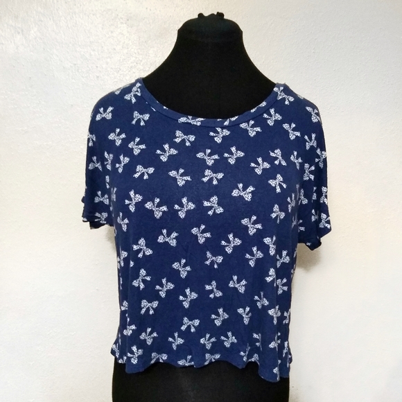 Split Back Crop Top - Picture 3 of 7